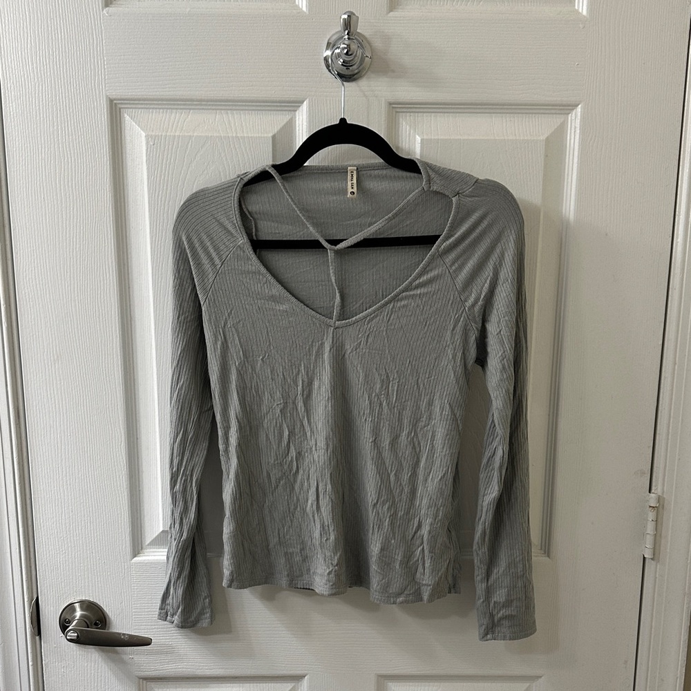 NWOT- Emma & Sam Gray Long Sleeve Top